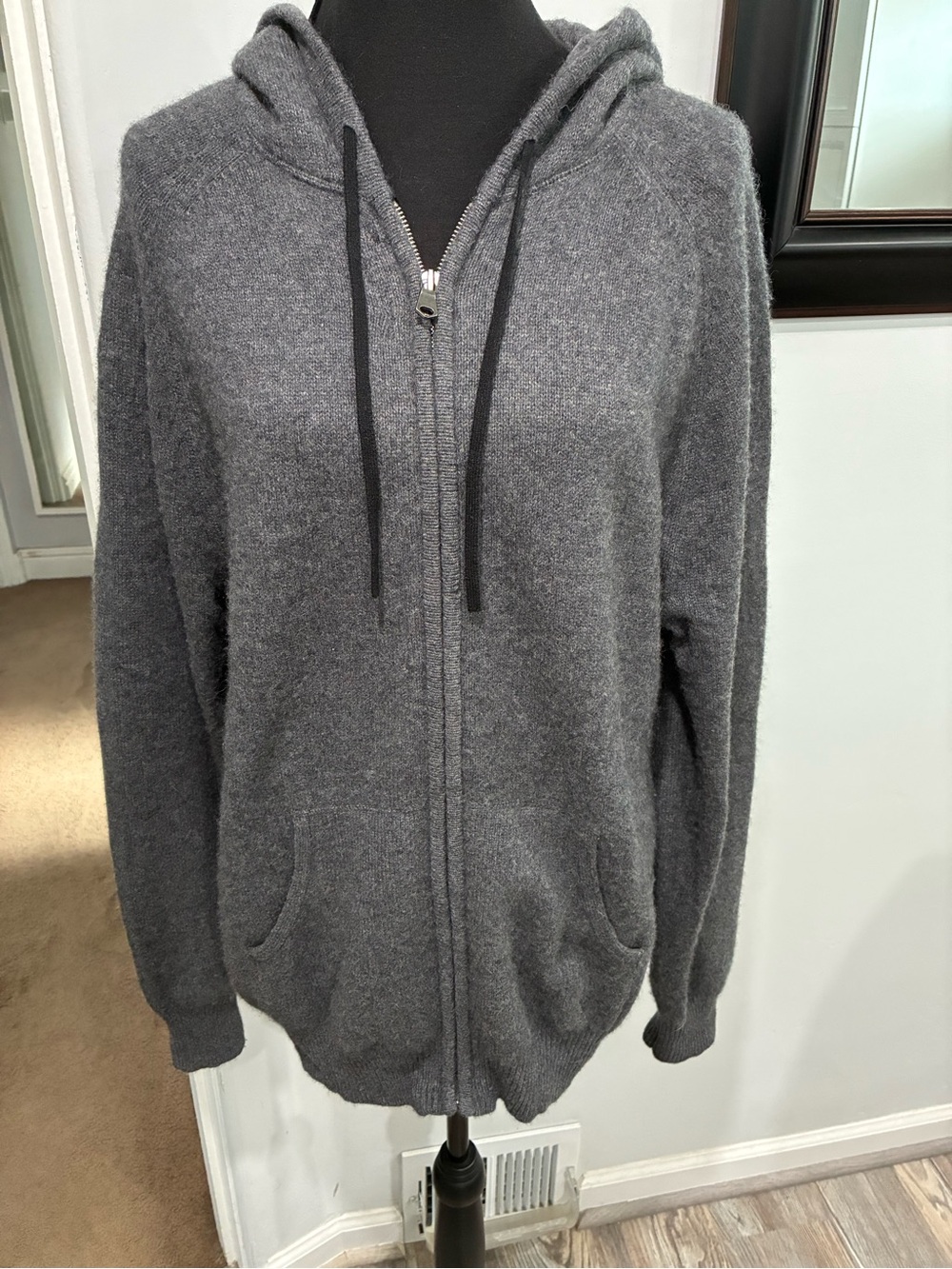 GAP Women's Charcoal Gray Zip Hoodie Cardigan. 100% Cashmere
